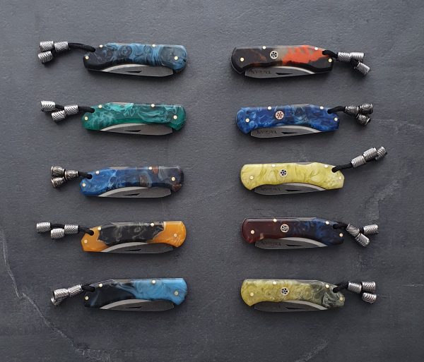Couteau pliant tactique Epoxy Lock Back, manche coloré, lame en acier inoxydable, ouvert