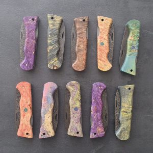 Couteau Damas artisanal avec manche en bois stabilisé